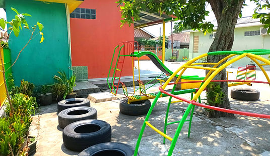 Lingkungan sekolah Chatya Manis