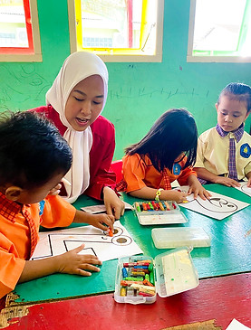 Kegiatan murid di Chatya Manis