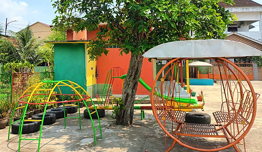 Lingkungan sekolah Chatya Manis